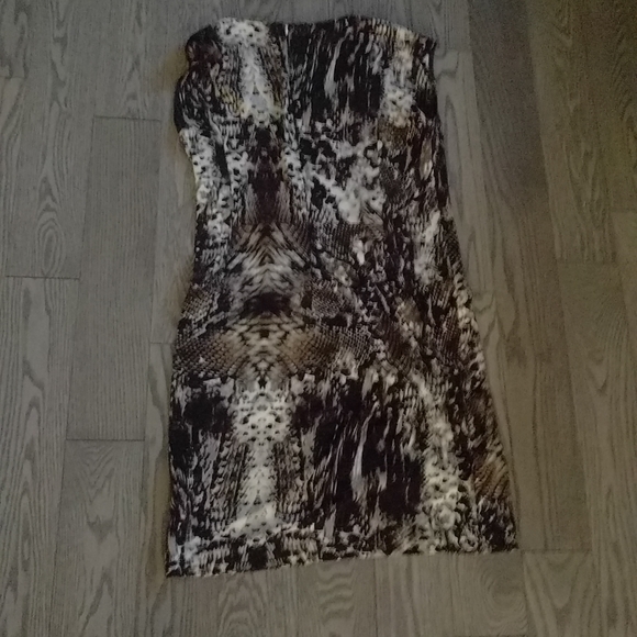 Beautiful dress by Kenneth Cole reaction ❤️ - Picture 10 of 12